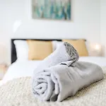 Modern Central Apartment