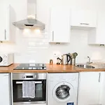 Modern Central Apartment